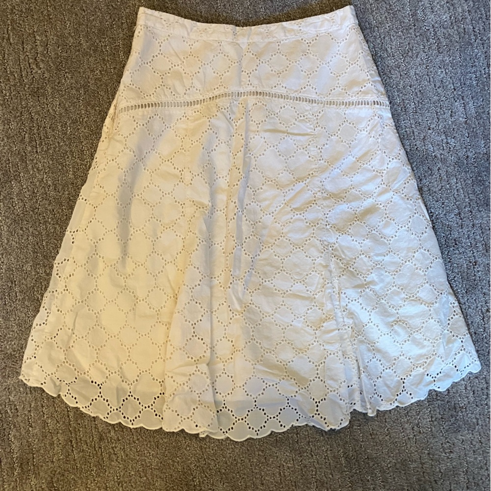 Loft White Eyelet Lace Floral Skirt. Side zip. Sz 2
